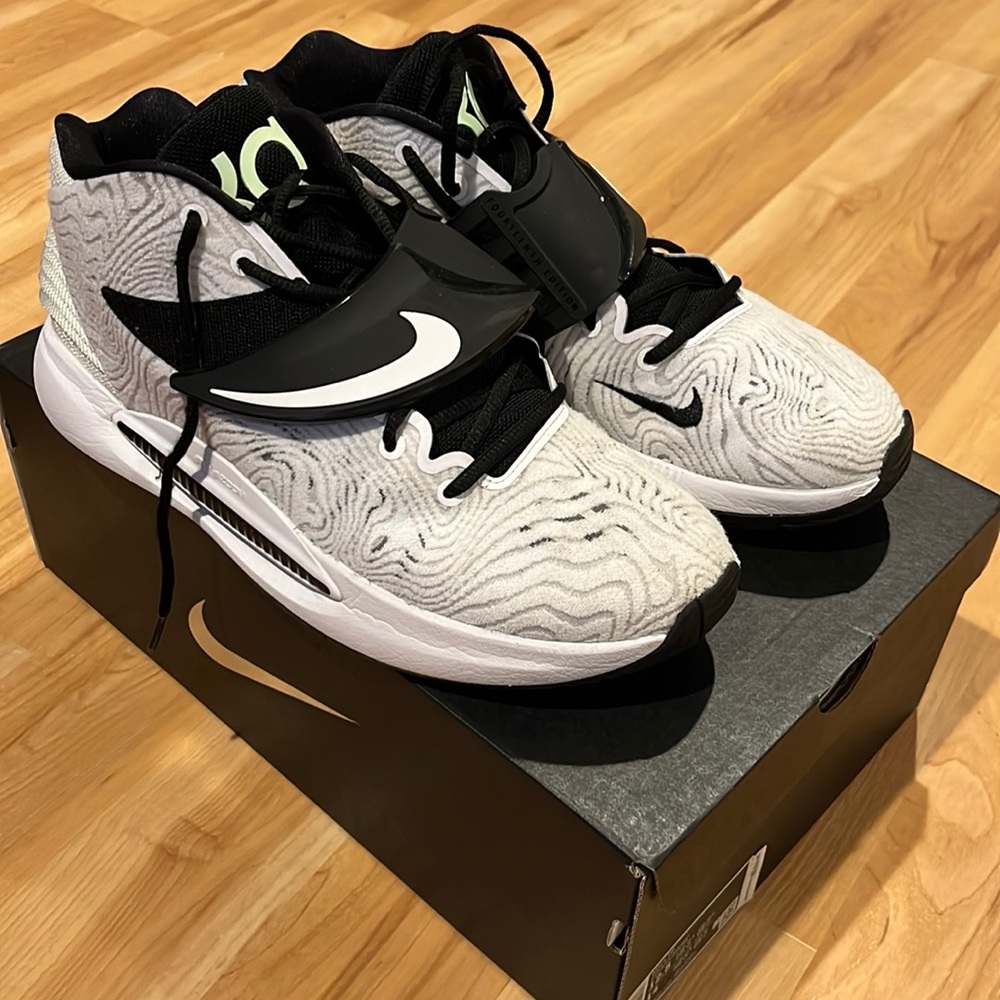 KD 14 BLACK/WHITE